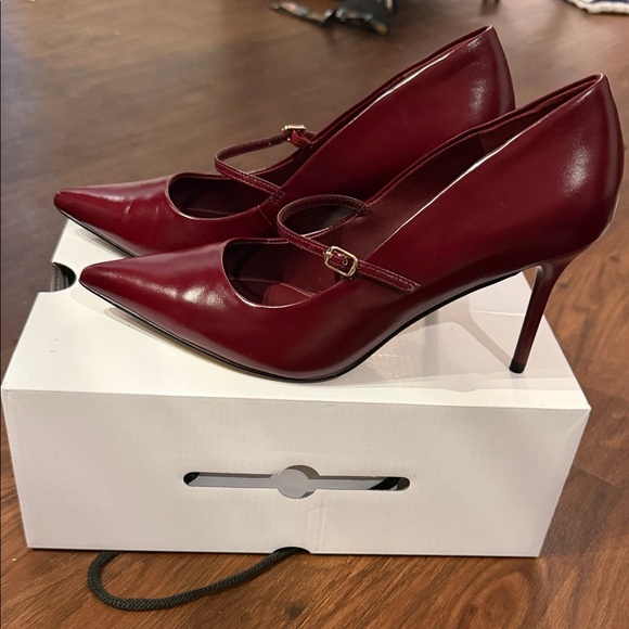 Aldo Women's Burgundy Heels - Picture 3 of 5